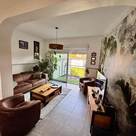 Maison De Avec Jardin Et Parking Privés, Située Près De La Gare *
