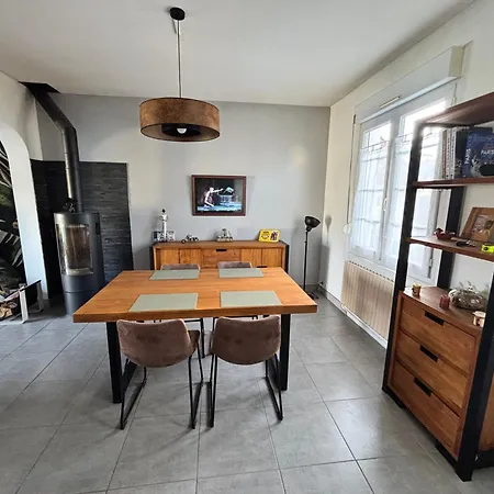 Maison De Avec Jardin Et Parking Privés, Située Près De La Gare